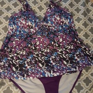 Women's blk, purple, wht tankini xxl